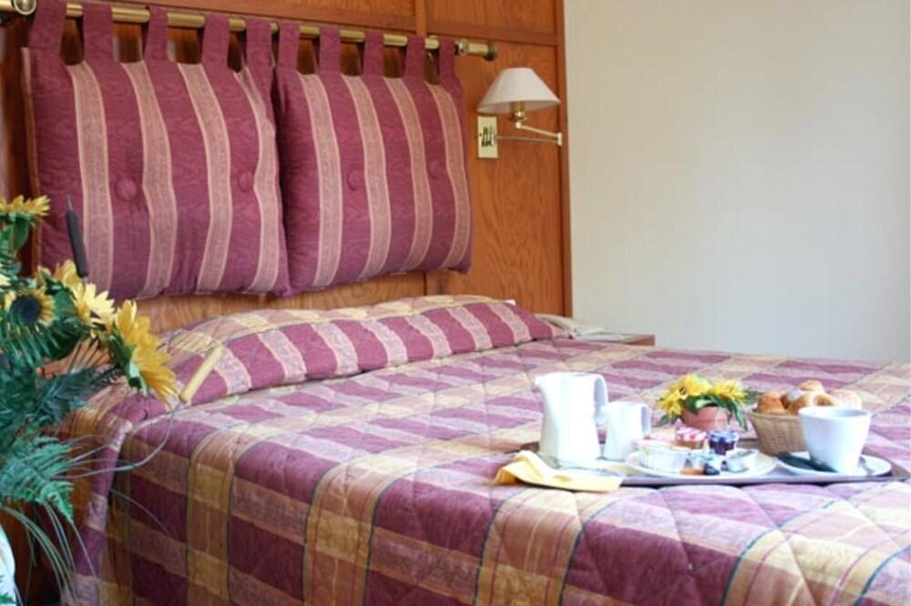 Hotel Les Colonnes Strasbourg Zenith Eckbolsheim Pokój zdjęcie