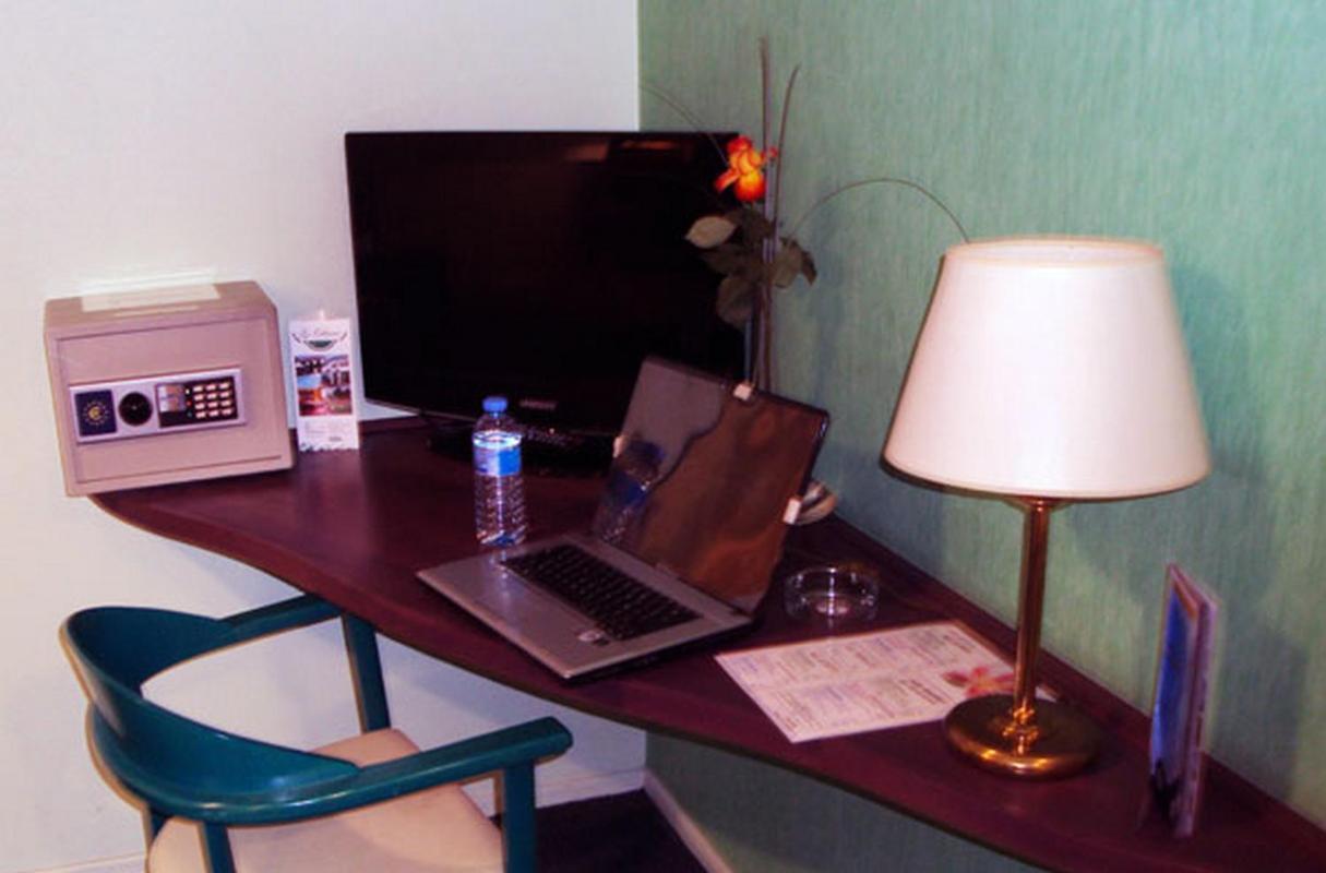 Hotel Les Colonnes Strasbourg Zenith Eckbolsheim Zewnętrze zdjęcie