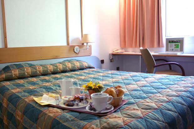 Hotel Les Colonnes Strasbourg Zenith Eckbolsheim Zewnętrze zdjęcie